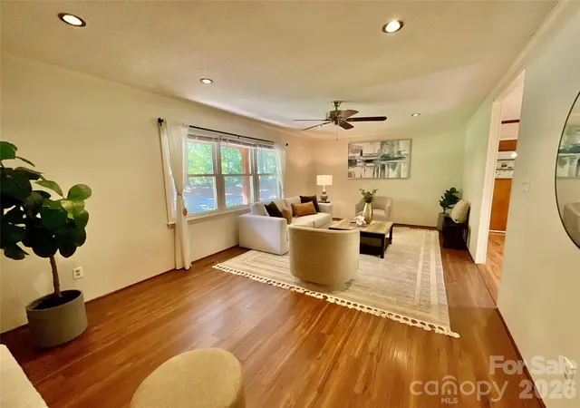 Photo 3 of Single family home for sale at 9500 Harvest Ln, Davidson, NC 28036 | MLS# 4423283 | Listing updated on 2026-09-19