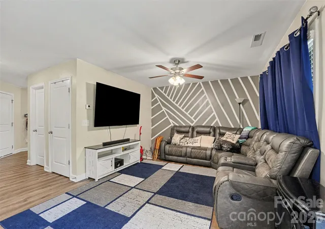 Photo 3 of Single family home for sale at 815 Sunset Dr, Salisbury, NC 28147 | MLS# 4423286 | Listing updated on 2026-09-16