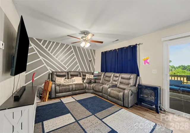 Photo 4 of Single family home for sale at 815 Sunset Dr, Salisbury, NC 28147 | MLS# 4423286 | Listing updated on 2026-09-16