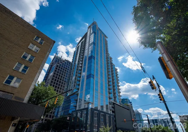 Condo for sale at 333 W Trade St #2005, Charlotte, NC 28202 | MLS# 4423288