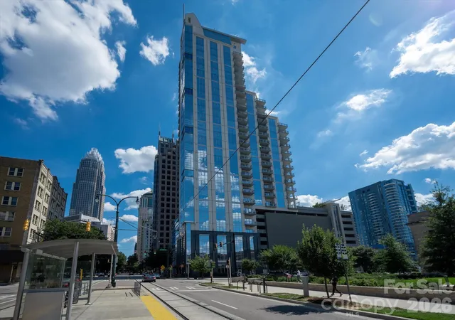 Photo 3 of Condo for sale at 333 W Trade St #2005, Charlotte, NC 28202 | MLS# 4423288 | Listing updated on 2026-10-07