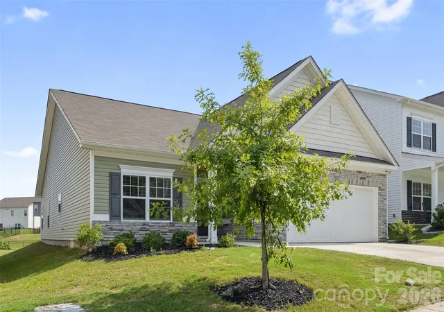 Photo 2 of Single family home for sale at 6043 Gala Ln, Charlotte, NC 28215 | MLS# 4423297 | Listing updated on 2026-09-16