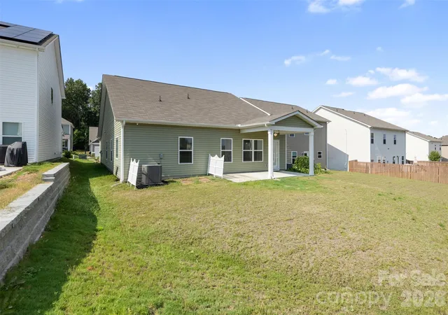 Photo 2 of Single family home for sale at 6043 Gala Ln, Charlotte, NC 28215 | MLS# 4423297 | Listing updated on 2026-09-16