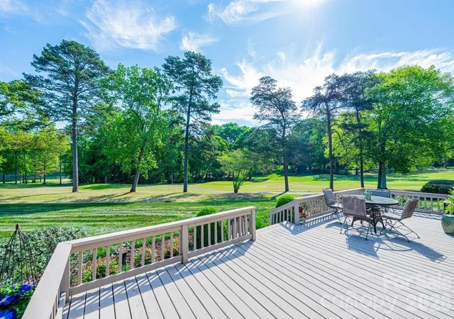 Photo 2 of Townhouse for sale at 3725 Rock Brg Dr Ne, Conover, NC 28613 | MLS# 4423311 | Listing updated on 2026-09-23