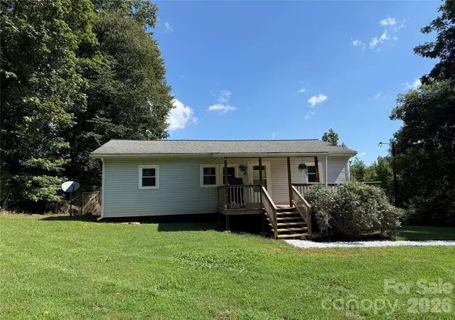 Photo 2 of Single family home for sale at 44 Oak Hl Rd, Nebo, NC 28761 | MLS# 4423318 | Listing updated on 2026-09-28