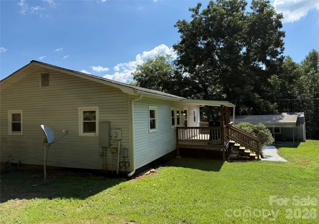 Photo 3 of Single family home for sale at 44 Oak Hl Rd, Nebo, NC 28761 | MLS# 4423318 | Listing updated on 2026-09-28