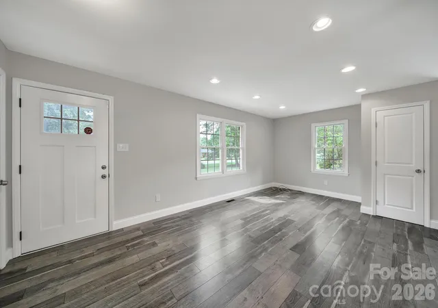 Photo 2 of Single family home for sale at 1200 Vickie Ln, Matthews, NC 28104 | MLS# 4423323 | Listing updated on 2026-10-12