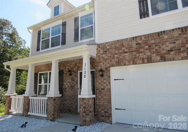Photo 3 of Single family home for sale at 7128 Bandera Dr, Charlotte, NC 28214 | MLS# 4423344 | Listing updated on 2026-09-15