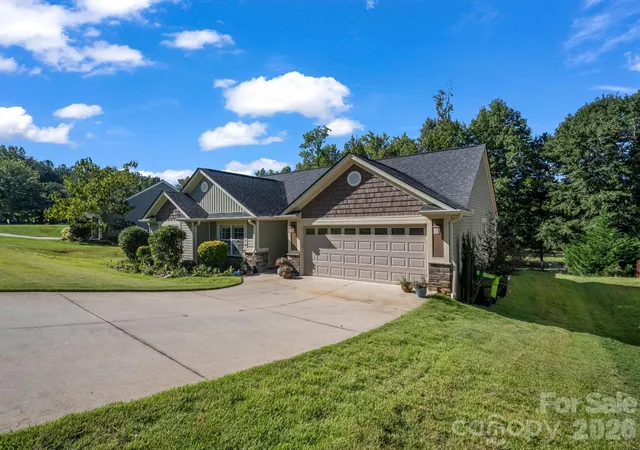 Photo 2 of Single family home for sale at 138 Brookwood Crk Dr, Landrum, SC 29356 | MLS# 4423347 | Listing updated on 2026-10-06