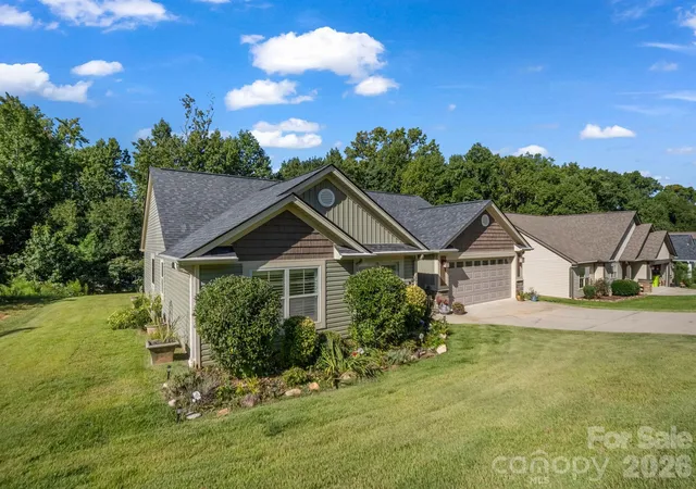 Photo 3 of Single family home for sale at 138 Brookwood Crk Dr, Landrum, SC 29356 | MLS# 4423347 | Listing updated on 2026-10-06