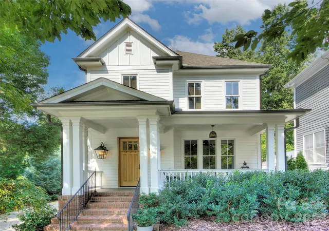 Photo 1 of Single family home for sale at 2561 Lower Assembly Dr, Fort Mill, SC 29708 | MLS# 4423354 | Listing updated on 2026-10-17