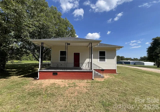 Single family home for sale at 6270 Nc 16 Hwy N, Conover, NC 28613 | MLS# 4423355