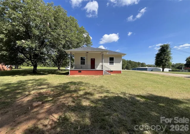 Photo 2 of Single family home for sale at 6270 Nc 16 Hwy N, Conover, NC 28613 | MLS# 4423355 | Listing updated on 2026-09-15