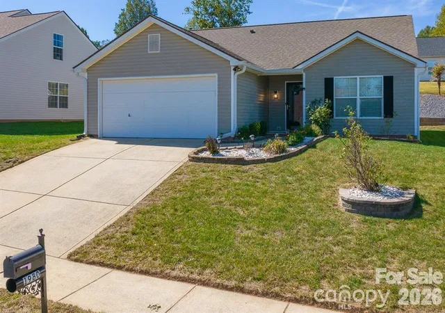 Single family home for sale at 1980 8th Street Ln SE, Hickory, NC 28602 | MLS# 4423356