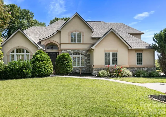 Single family home for sale at 7 Round Robin Ln, Mills River, NC 28759 | MLS# 4423363