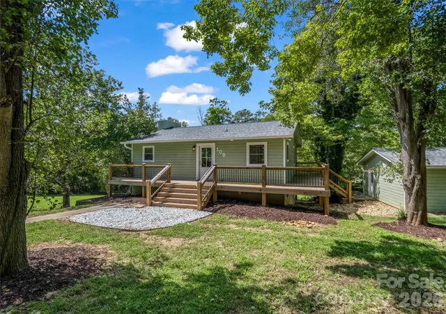 Photo 1 of Single family home for sale at 106 Bobwhite Ave, Lake Lure, NC 28746 | MLS# 4423370 | Listing updated on 2026-09-26