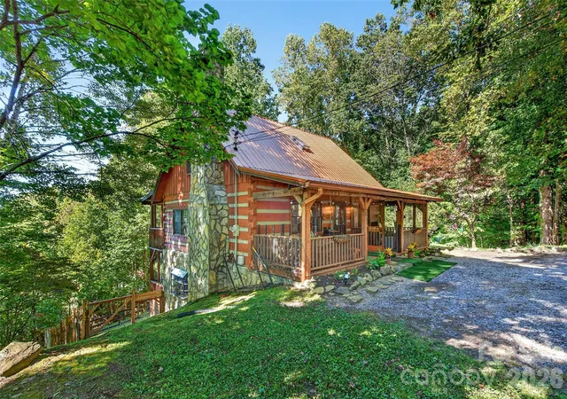 Photo 3 of Single family home for sale at 602 Quail Cvs Rd, Clyde, NC 28721 | MLS# 4423385 | Listing updated on 2026-10-03