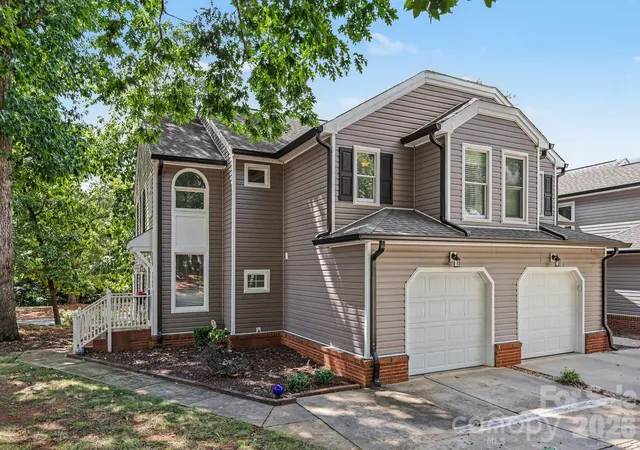 Photo 2 of Single family home for sale at 8609 Fox Chase Ln, Charlotte, NC 28269 | MLS# 4423387 | Listing updated on 2026-09-14