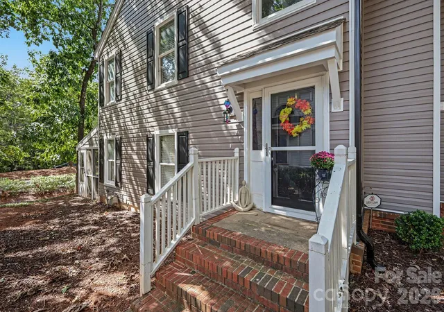 Photo 3 of Single family home for sale at 8609 Fox Chase Ln, Charlotte, NC 28269 | MLS# 4423387 | Listing updated on 2026-09-14