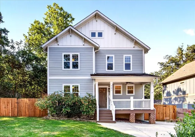 Single family home for sale at 701 Seldon Dr, Charlotte, NC 28216 | MLS# 4423405