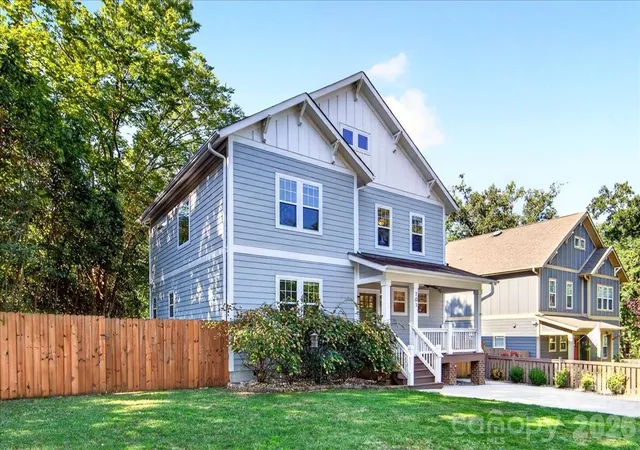 Photo 1 of Single family home for sale at 701 Seldon Dr, Charlotte, NC 28216 | MLS# 4423405 | Listing updated on 2026-09-19