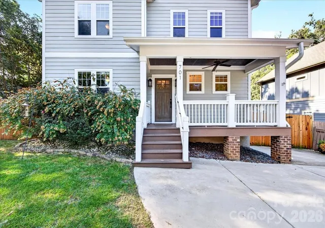 Photo 3 of Single family home for sale at 701 Seldon Dr, Charlotte, NC 28216 | MLS# 4423405 | Listing updated on 2026-09-19