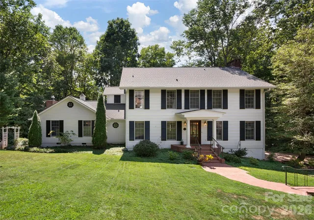 Photo 1 of Single family home for sale at 440 Sondley Woods Pl, Asheville, NC 28805 | MLS# 4423407 | Listing updated on 2026-09-14