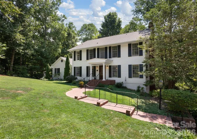 Photo 2 of Single family home for sale at 440 Sondley Woods Pl, Asheville, NC 28805 | MLS# 4423407 | Listing updated on 2026-09-14