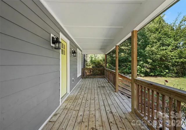 Photo 2 of Single family home for sale at 703 N Enochville Ave, Kannapolis, NC 28081 | MLS# 4423409 | Listing updated on 2026-09-23