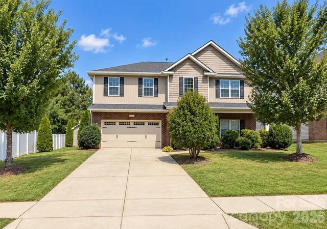 Photo 1 of Single family home for sale at 201 Taylors Crk St, Mount Holly, NC 28120 | MLS# 4423412 | Listing updated on 2026-10-08