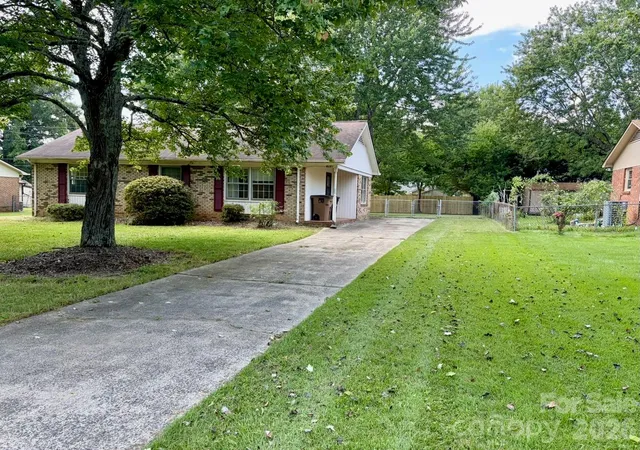 Photo 3 of Single family home for sale at 8211 Wynnview Rd, Indian Trail, NC 28079 | MLS# 4423436 | Listing updated on 2026-09-28