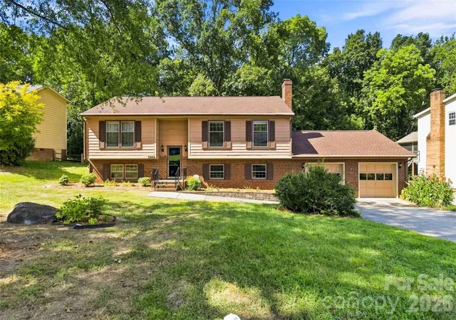 Photo 1 of Single family home for sale at 5000 Cedar Forest Dr, Charlotte, NC 28226 | MLS# 4423449 | Listing updated on 2026-10-28
