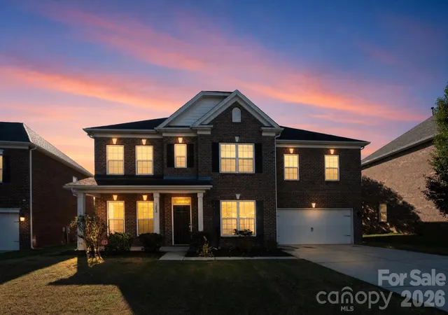 Photo 2 of Single family home for sale at 284 Oakbourne Ln, Rock Hill, SC 29732 | MLS# 4423457 | Listing updated on 2026-10-16