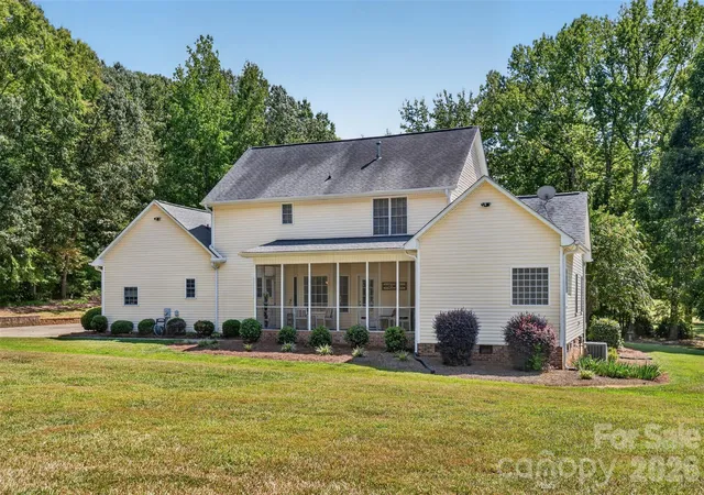 Photo 4 of Single family home for sale at 4043 Thompson Rd, Lancaster, SC 29720 | MLS# 4423460 | Listing updated on 2026-10-02