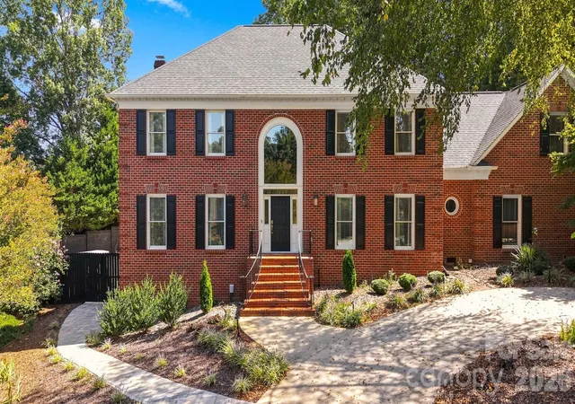 Photo 1 of Single family home for sale at 555 19th Avenue Ln Nw, Hickory, NC 28601 | MLS# 4423464 | Listing updated on 2026-09-12