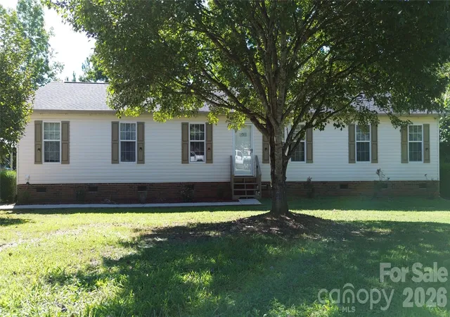 Photo 1 of Single family home for sale at 109 Grand Acres Ln, Maiden, NC 28650 | MLS# 4423474 | Listing updated on 2026-10-12
