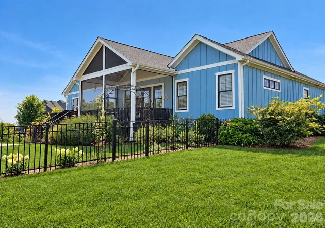 Photo 1 of Single family home for sale at 173 Pisgah Ridge Trl, Mills River, NC 28759 | MLS# 4423490 | Listing updated on 2026-09-25
