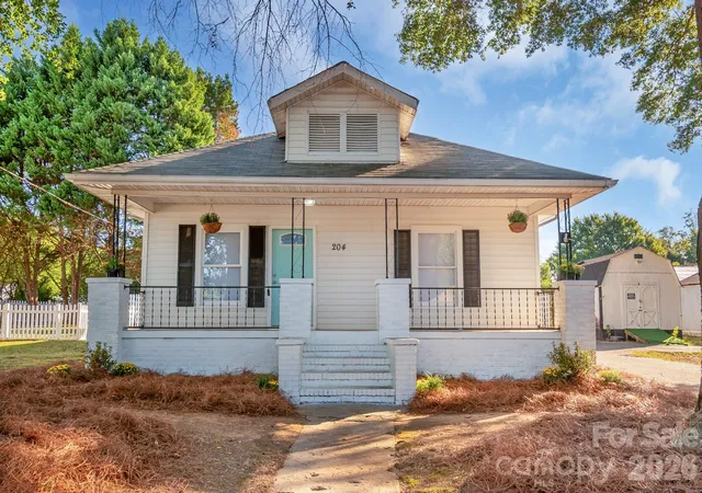 Photo 2 of Single family home for sale at 204 Pleasant St, Belmont, NC 28012 | MLS# 4423492 | Listing updated on 2026-10-07