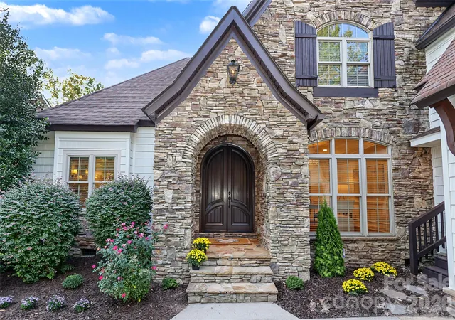Single family home for sale at 4934 Spalding Pl, Charlotte, NC 28226 | MLS# 4423494