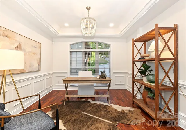 Photo 3 of Single family home for sale at 4934 Spalding Pl, Charlotte, NC 28226 | MLS# 4423494 | Listing updated on 2026-10-20