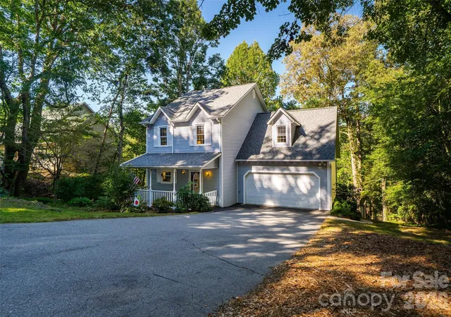 Photo 2 of Single family home for sale at 18 Friendly Way, Asheville, NC 28806 | MLS# 4423504 | Listing updated on 2026-10-05