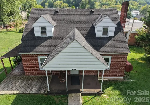 Photo 2 of Single family home for sale at 164 N Mitchell Ave, Bakersville, NC 28705 | MLS# 4423512 | Listing updated on 2026-09-18