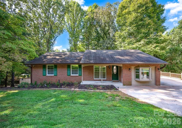 Photo 1 of Single family home for sale at 247 Spring Shore Rd, Statesville, NC 28677 | MLS# 4423514 | Listing updated on 2026-09-26