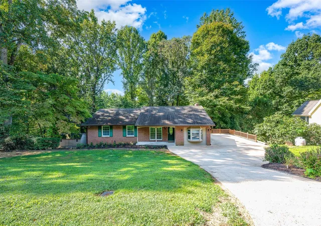 Photo 3 of Single family home for sale at 247 Spring Shore Rd, Statesville, NC 28677 | MLS# 4423514 | Listing updated on 2026-09-26