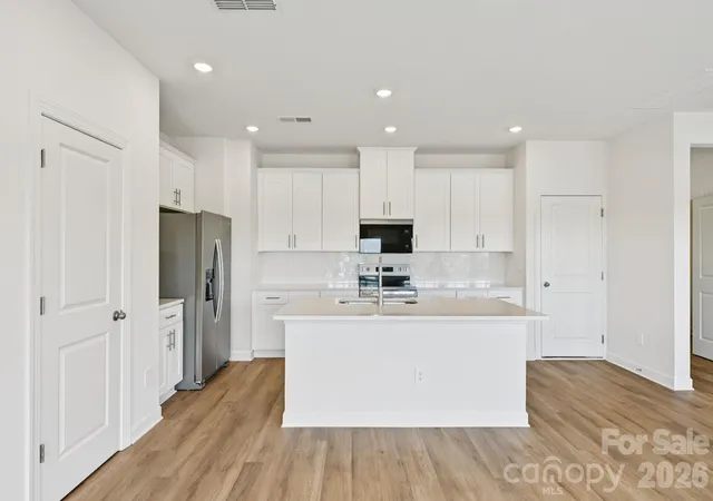 Photo 3 of Single family home for sale at 433 Luna Ln, Shelby, NC 28152 | MLS# 4423525 | Listing updated on 2026-09-15