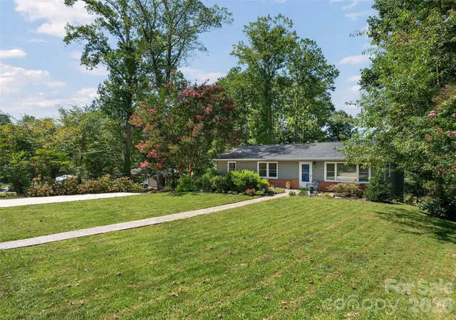 Photo 1 of Single family home for sale at 182 Locust Ct, Arden, NC 28704 | MLS# 4423530 | Listing updated on 2026-09-27