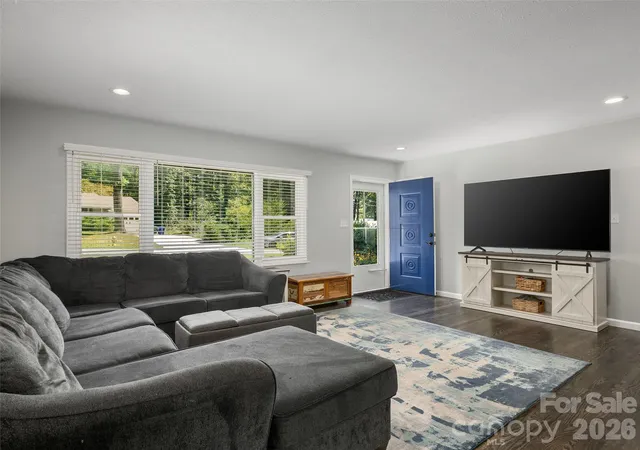Photo 3 of Single family home for sale at 182 Locust Ct, Arden, NC 28704 | MLS# 4423530 | Listing updated on 2026-09-27