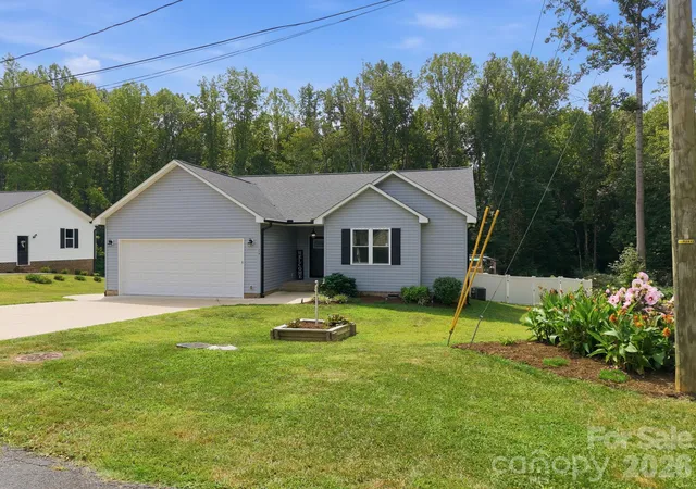 Photo 2 of Single family home for sale at 218 S Cleo Ave, Salisbury, NC 28146 | MLS# 4423536 | Listing updated on 2026-09-12
