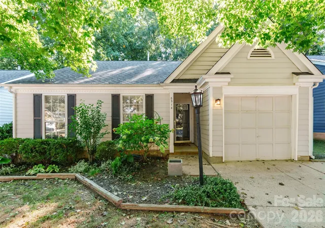 Single family home for sale at 8514 Lockerbie Ln, Charlotte, NC 28215 | MLS# 4423537