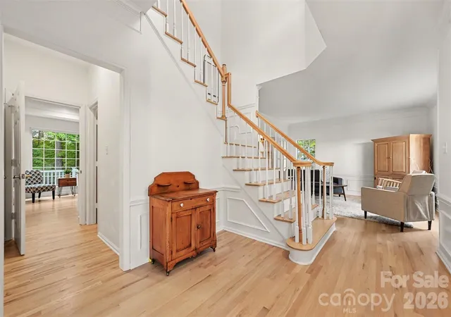 Photo 4 of Single family home for sale at 3524 Crescent Knoll Dr, Matthews, NC 28105 | MLS# 4423549 | Listing updated on 2026-10-01